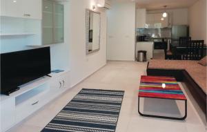 Two-Bedroom Apartment In Ston