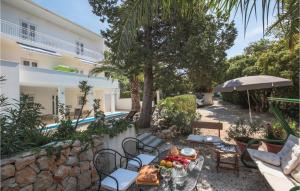 Nice Apartment In Makarska