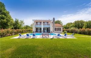 3 Bedroom Beautiful Home In Sosici