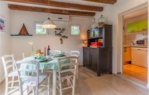 2 Bedroom Gorgeous Apartment In Premantura 