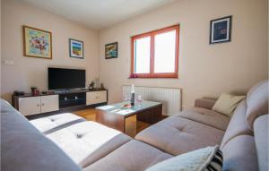 Beautiful Home In Imotski With Kitchen 