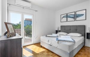 Amazing Apartment In Murter With Wifi 