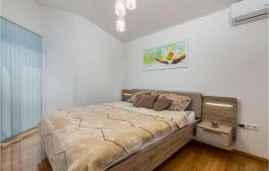 4 Bedroom Cozy Home In Krk 