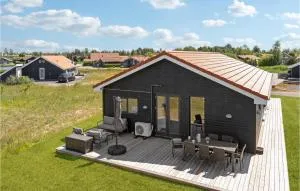 4 Bedroom Stunning Home In Væggerløse - Væggerløse