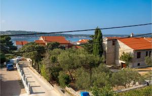 Amazing Apartment In Barbat-Rab With Wifi 