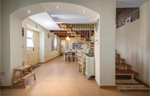 4 Bedroom Amazing Home In Tinjan 