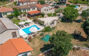 Holiday Home Tinjan 56