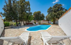 3 Bedroom Beautiful Home In Pavicini