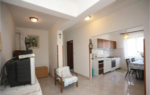 2 Bedroom Stunning Apartment In Labin 