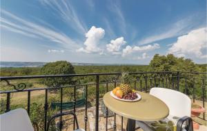 2 Bedroom Gorgeous Apartment In Koromacno 