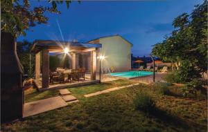 Cozy Home In Pula With Kitchen