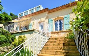 Maisons de vacances Stunning Home In Laudun L Ardoise : photos des chambres