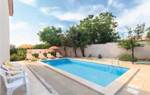 Cozy Home In Pula With Kitchen