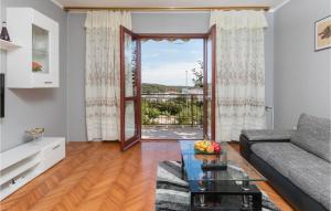 Cozy Apartment In Pula With Kitchen