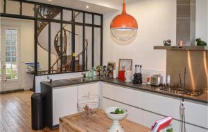 Beautiful Home In Saint-Christoly-De-Bla