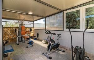 6 Bedroom Awesome Home In Pula 