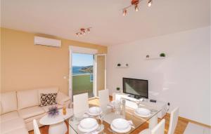2 Bedroom Beautiful Apartment In Omis 