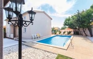 Cozy Home In Pula With Kitchen