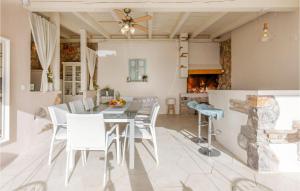 Amazing Apartment In Dramalj With Wifi 