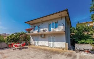 Nice Apartment In Novi Vinodolski With Wifi 
