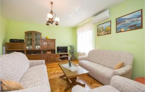 3 Bedroom Awesome Home In Labin 