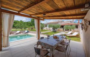 Gorgeous Home In Krnica With Wifi