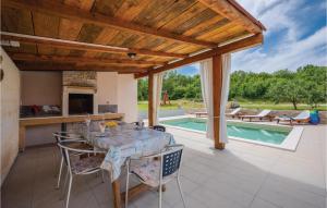 Gorgeous Home In Krnica With Wifi