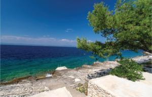 Two-Bedroom Holiday Home In Prigradica