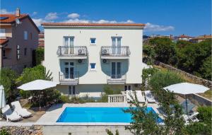 Amazing Home In Linardici With Wifi