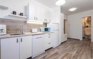 Amazing Apartment In Lovran With Wifi