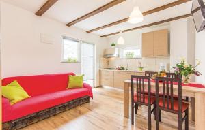 Stunning Home In Peroj With Wifi 