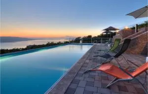 Nice Home In Stinica With Wifi - Mala Ivanča