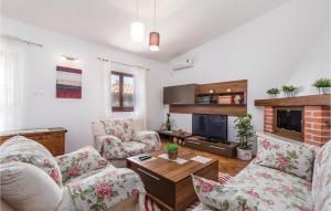 Stunning Home In Banjol