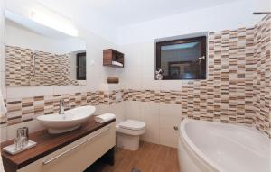 Stunning Home In Banjol