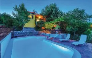 Two-Bedroom Holiday Home In Trilj - Udovičić