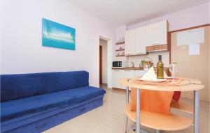 Beautiful Apartment In Kornic With Kitchen 
