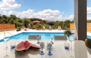 4 Bedroom Stunning Home In Pula 
