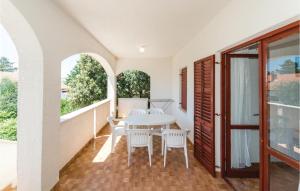 Lovely Apartment In Mandre With Wifi 