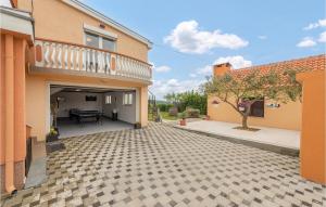 Beautiful Home In Debeljak, Sukosan