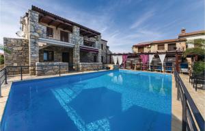 One-Bedroom Apartment In Vir