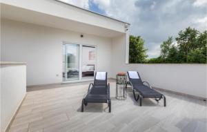 4 Bedroom Beautiful Home In Jursici 