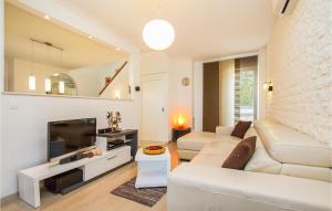 Amazing Home In Labin With Sauna