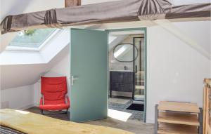 Maisons de vacances Awesome Home In Canihuel : photos des chambres