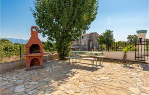 Holiday Home Podgradina 01