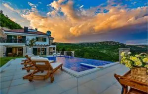 Cozy Home In Ricice With Wifi - Lokvičič