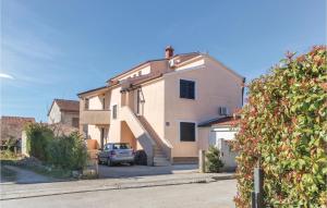 3 Bedroom Pet Friendly Apartment In Pula 