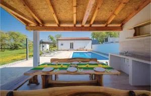 Gorgeous Home In Buje With Kitchen - Kaldanija