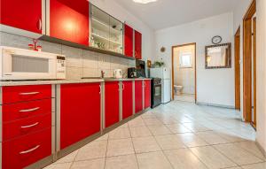 Two-Bedroom Apartment In Vir