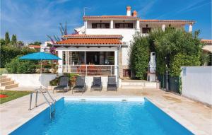 Amazing Home In Pula With House Sea View 