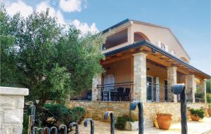 Nice Apartment In Basanija With Wifi 